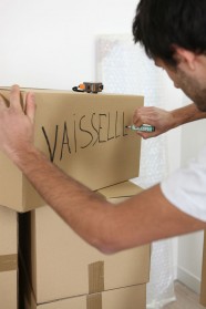 Umzug-Checkliste fürs Büro: Büromöbel verpacken und transportieren